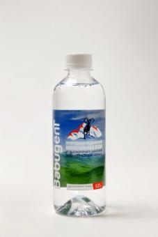 Mineralwasser "BABUGENT" noch 0,37 l. 